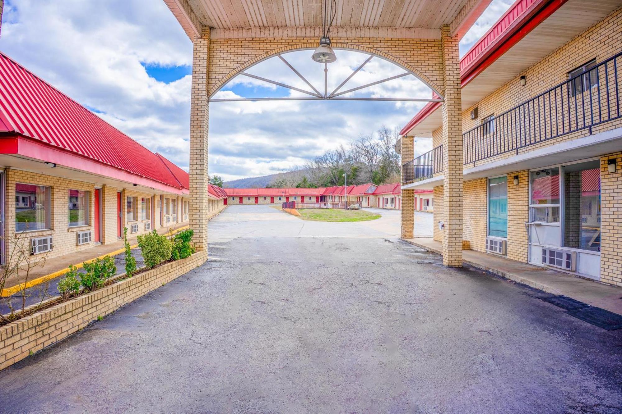 Motel Ozark Junction Mountain View By Oyo Exterior foto